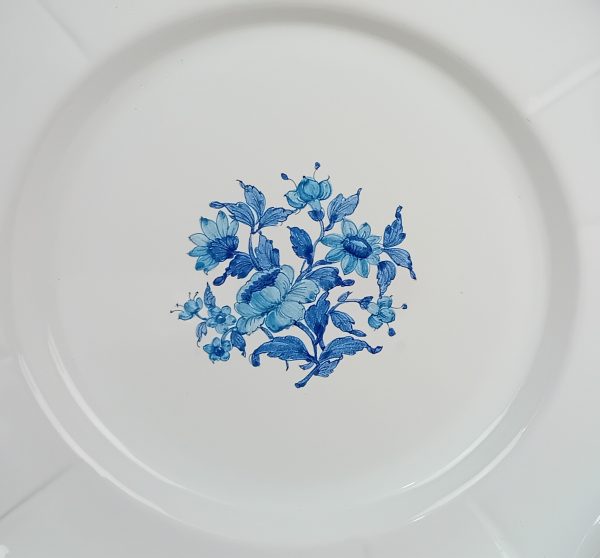 Grand plat en faïence de Moustiers n°11285