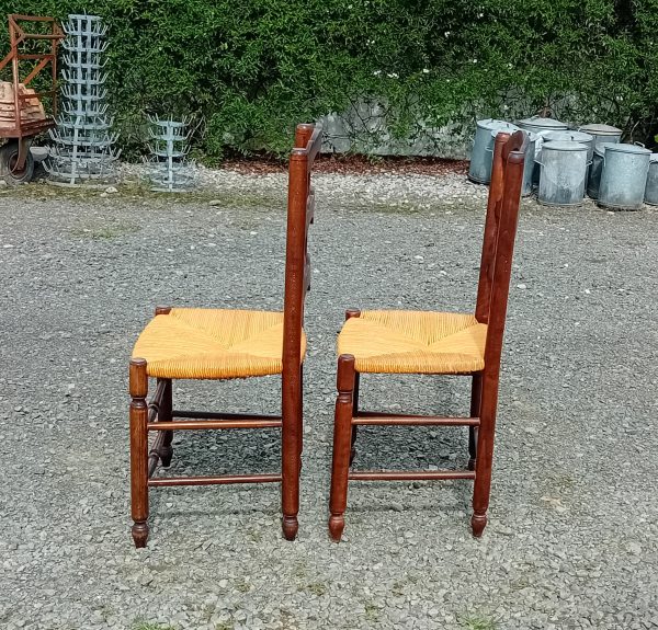 Paire de chaises paillées n°11358