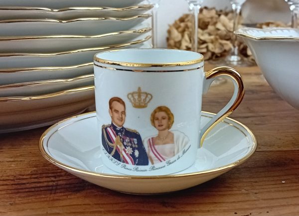 Tasse a café / Monaco / Porcelaine de Limoges n°11404