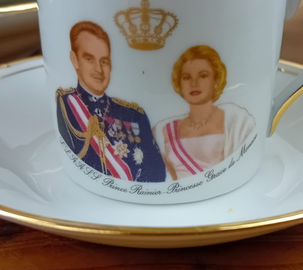 Tasse a café / Monaco / Porcelaine de Limoges n°11404