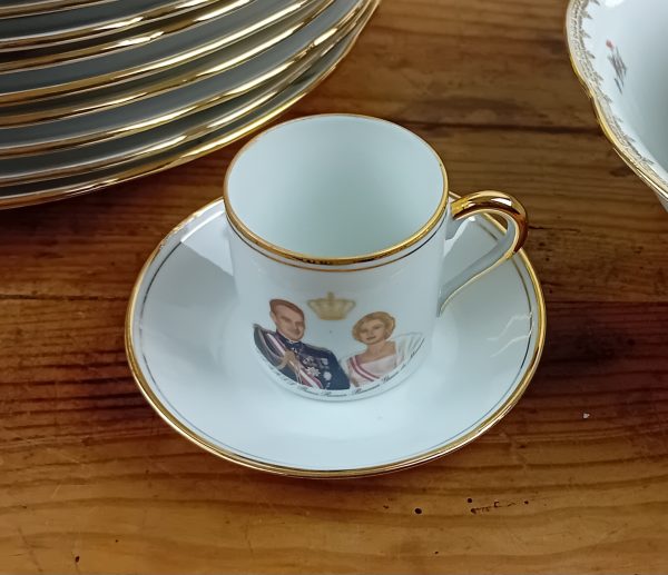 Tasse a café / Monaco / Porcelaine de Limoges n°11404