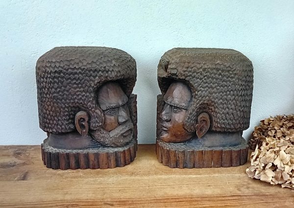 Grande paire de serre-livres en bois / Kanak / n°11449