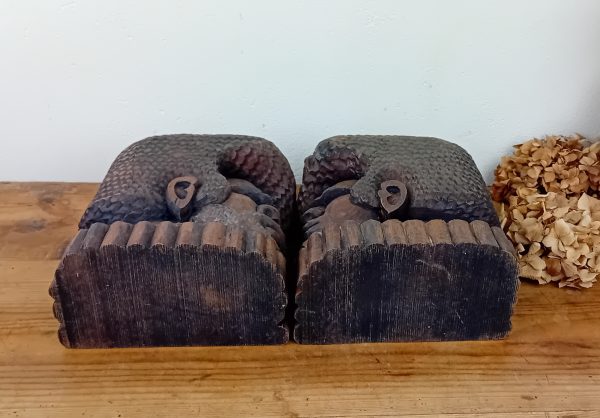 Grande paire de serre-livres en bois / Kanak / n°11449