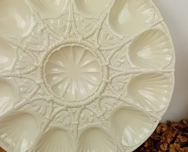 Ancien grand plat a huitres / Terre de fer / n°11452