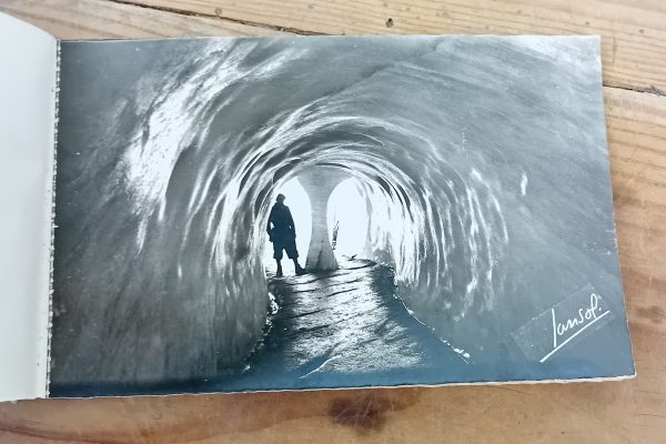 Souvenir Chamonix / La grotte de la mer de glace n°11465