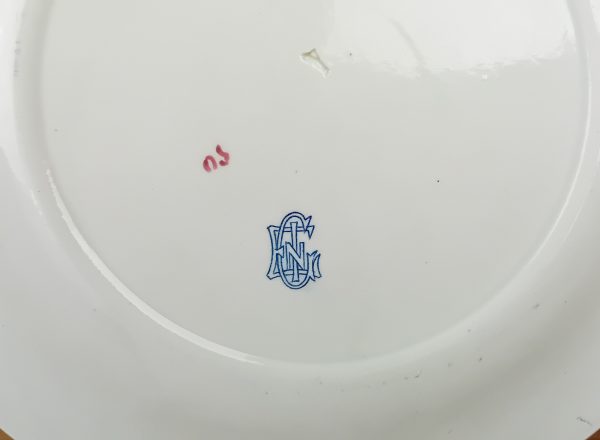 Ancienne assiette de Gien / Armoiries / n°11470