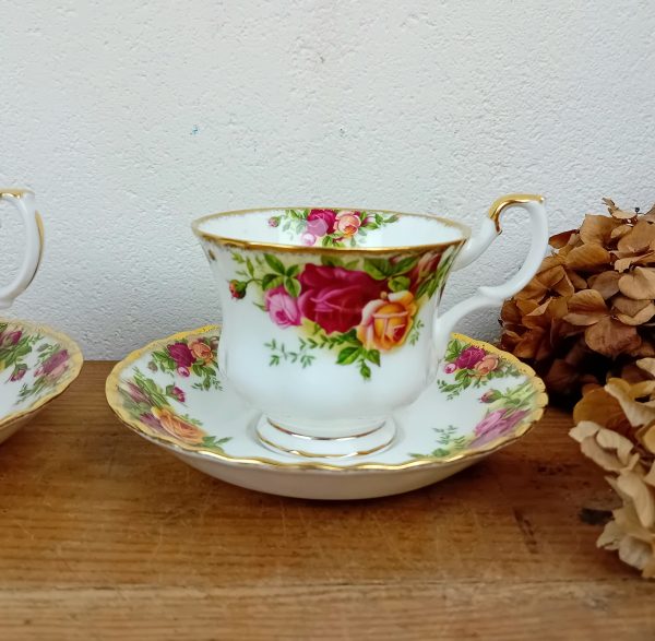 Paire de tasses a thé Royal Albert / Roses / n°11494