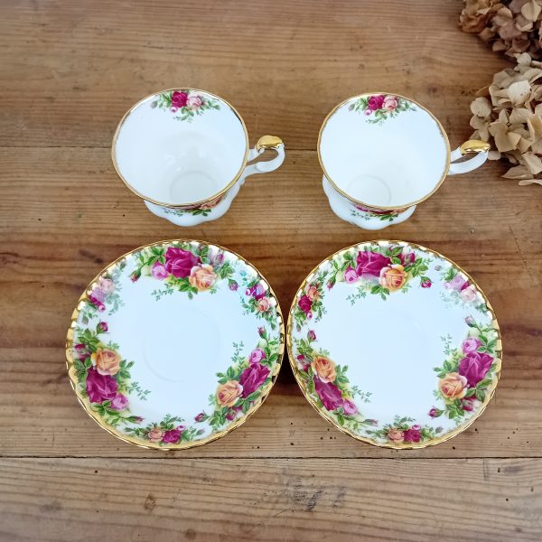 Paire de tasses a thé Royal Albert / Roses / n°11494