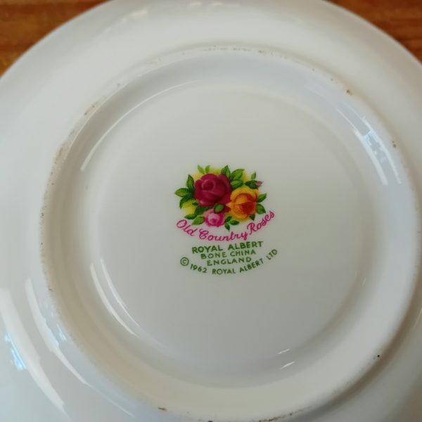 Paire de tasses a thé Royal Albert / Roses / n°11494