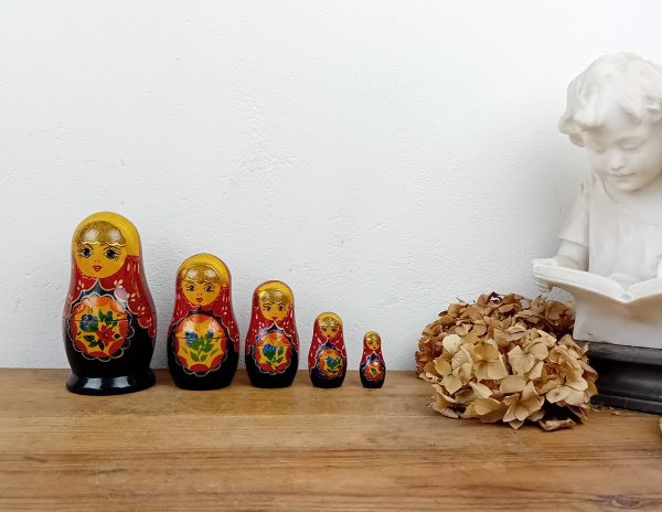 Série de poupées russes / Matriochka / n°11498