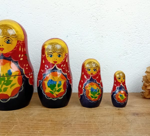 Série de poupées russes / Matriochka / n°11498