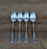 Lot de 4 cuillères a dessert en métal argenté n°11497