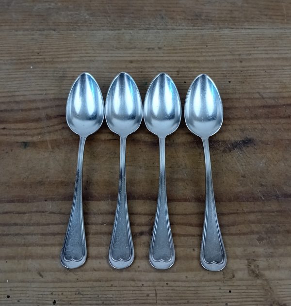 Lot de 4 cuillères a dessert en métal argenté n°11497