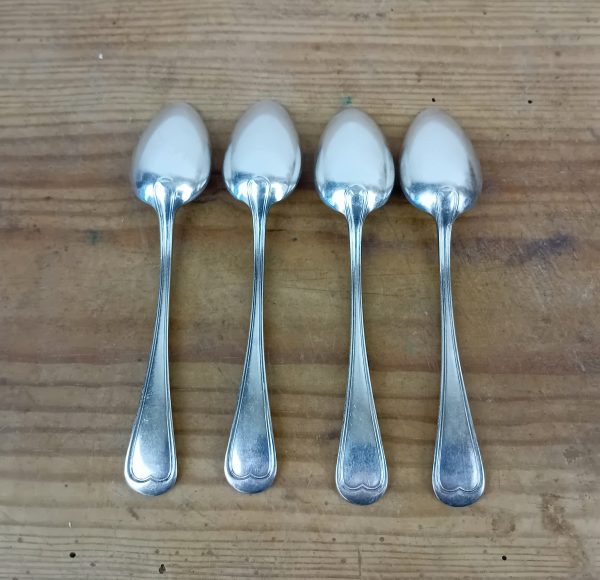 Lot de 4 cuillères a dessert en métal argenté n°11497