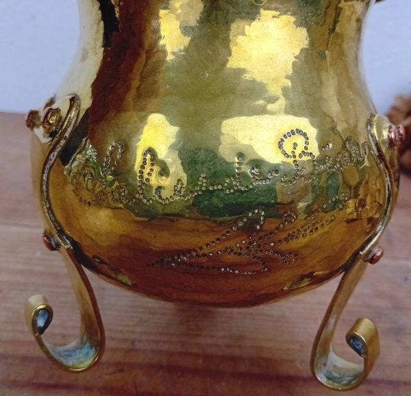 Ancien Pot / vase en laiton / Salies de Béarn n°11504