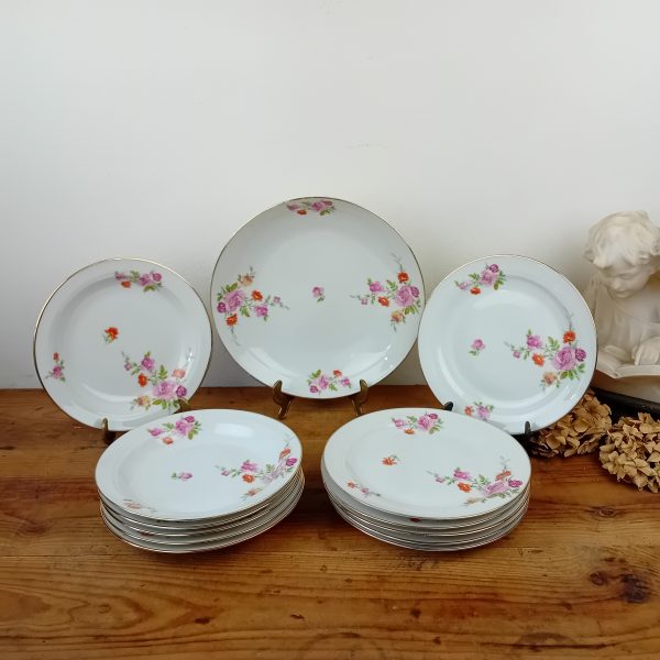 Ancien service de table en porcelaine n°11500