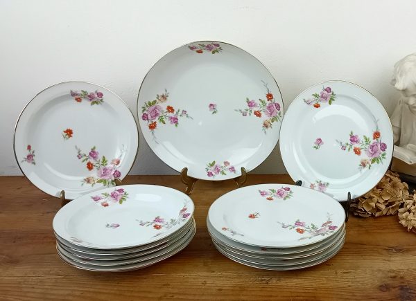 Ancien service de table en porcelaine n°11500