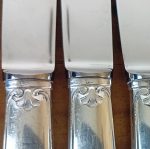 Lot de 12 couteaux en métal argenté n°11511