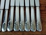 Lot de 12 couteaux en métal argenté n°11512