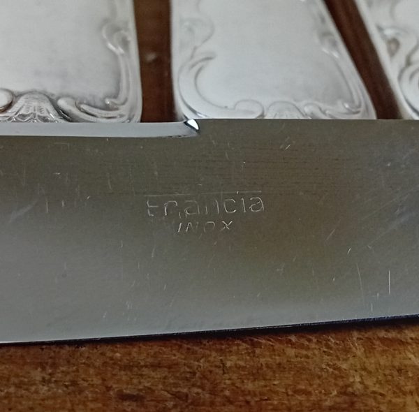 Lot de 12 couteaux en métal argenté n°11512