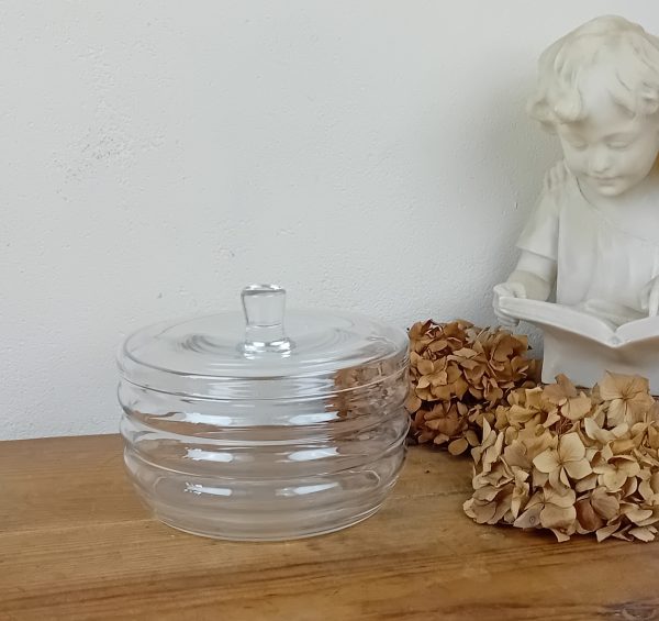 Boite a biscuit en cristal de Baccarat / Chevalier / n°11526