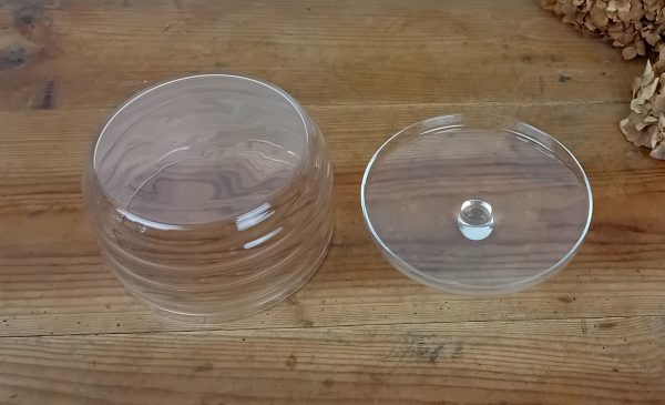 Boite a biscuit en cristal de Baccarat / Chevalier / n°11526