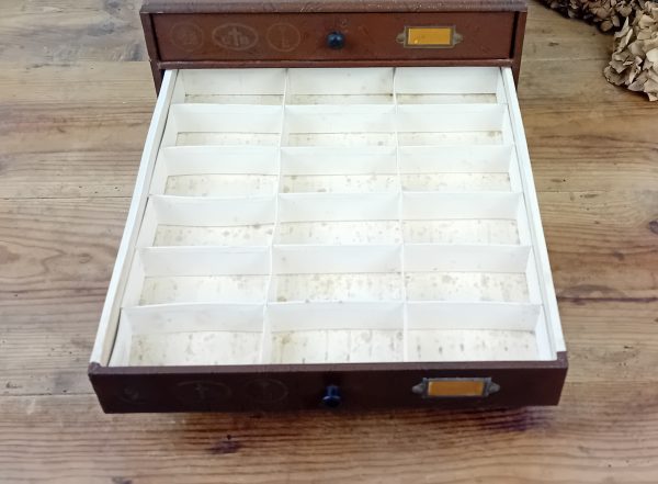 Ancien présentoir de mercerie Thiriez & Cartier Bresson n°11545