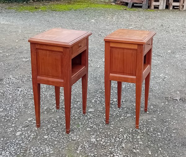 Paire de chevets en merisier n°11557