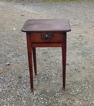 Ancienne table de nuit n°11574