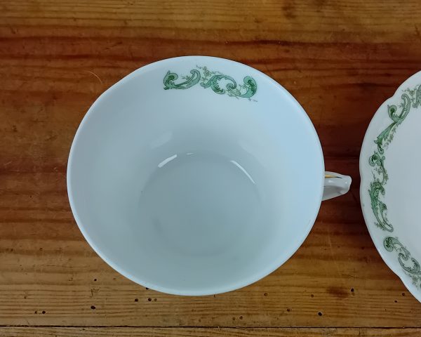 Ancienne tasse a thé en porcelaine n°11579