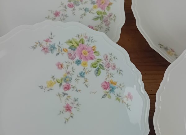 Lot de 6 assiettes plates en porcelaine de Limoges n°11605