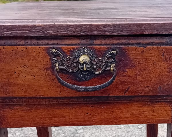 Ancienne table de nuit n°11574