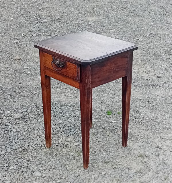 Ancienne table de nuit n°11574