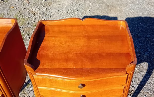 Paire de tables de nuit en merisier n°11638
