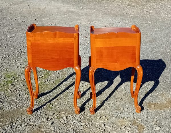 Paire de tables de nuit en merisier n°11638