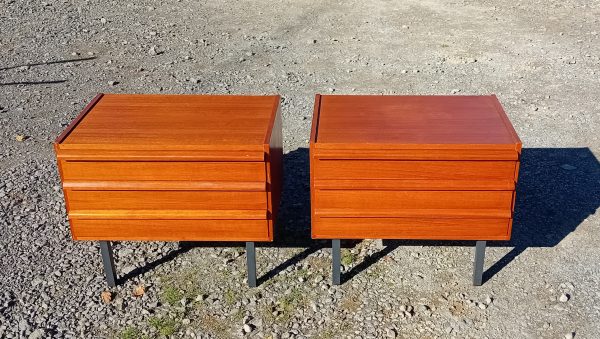 Paire de tables de nuit vintages / Scandinave / n°11641