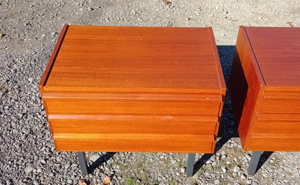 Paire de tables de nuit vintages / Scandinave / n°11641