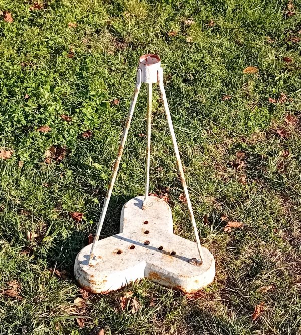 Ancien pied de parasol en fonte n°11648