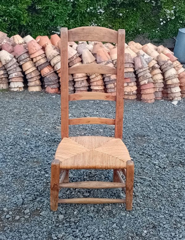 Ancienne chaise basse n°11656