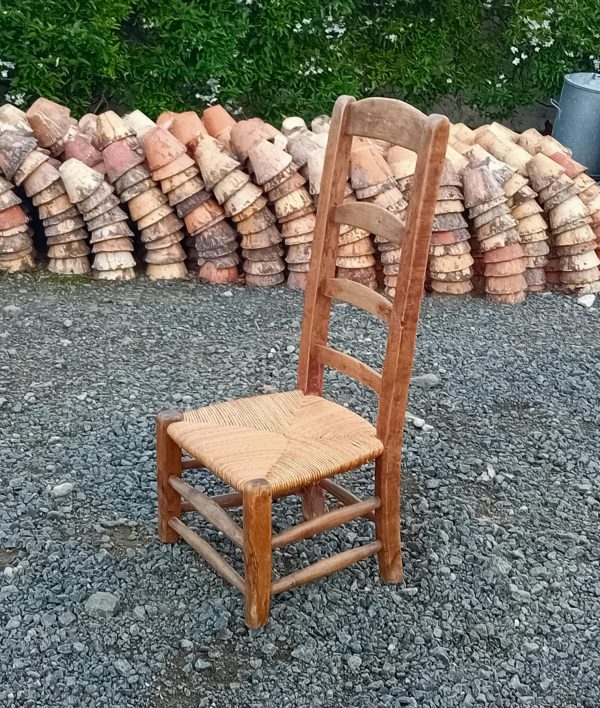 Ancienne chaise basse n°11656