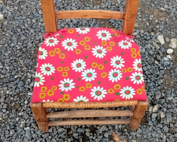 Ancienne chaise basse n°11656