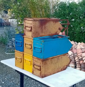 Lot de 7 anciens casiers de garage en métal n°11660