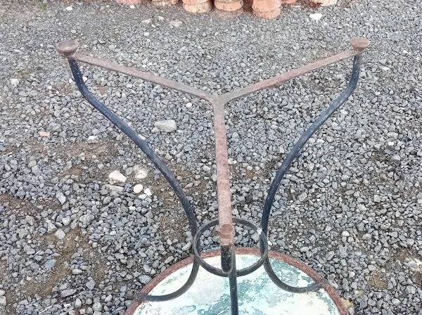 Ancien pied de table en fer forgé n°11662