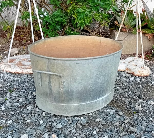 Ancienne bassine ovale en zinc n°11667