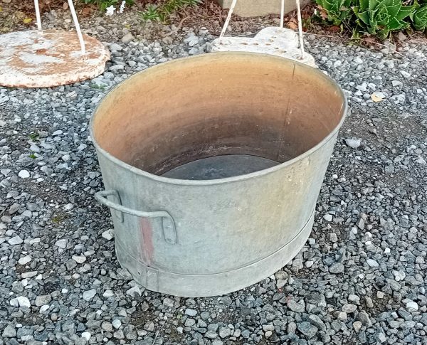 Ancienne bassine ovale en zinc n°11667