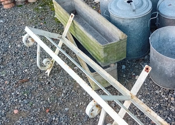 Ancienne grande étagère en fer forgé n°11668