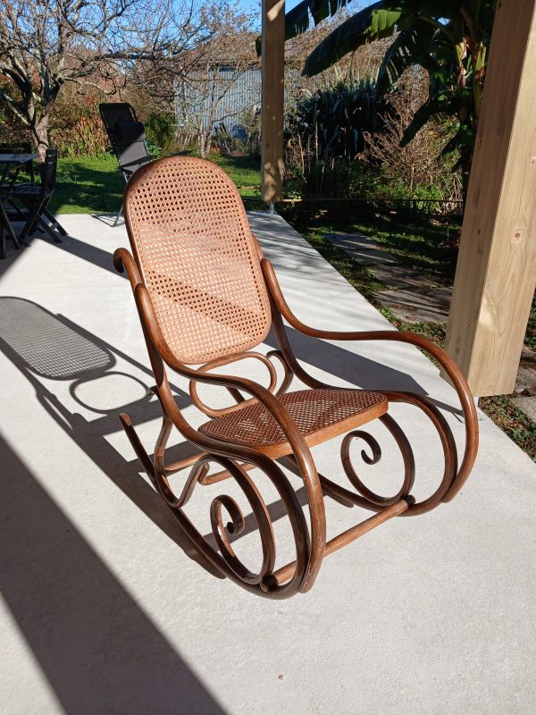 Ancien Rocking Chair Thonet / Bois courbé / n°11672