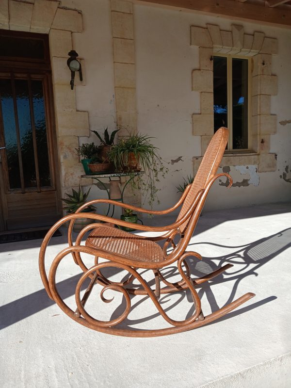Ancien Rocking Chair Thonet / Bois courbé / n°11672