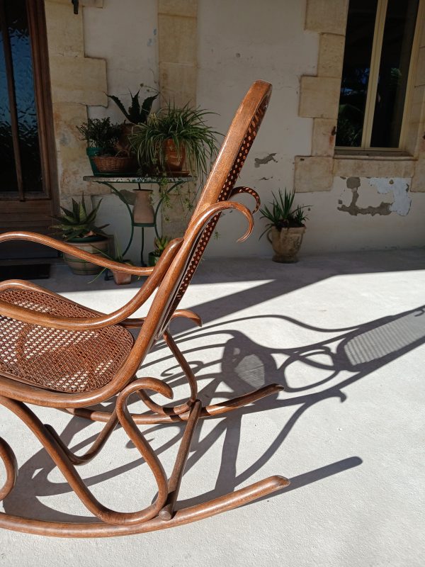 Ancien Rocking Chair Thonet / Bois courbé / n°11672