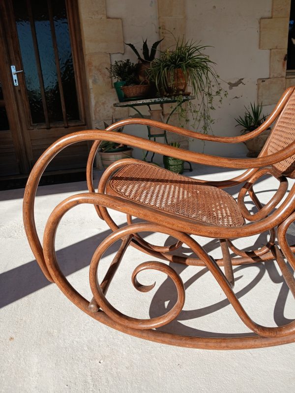 Ancien Rocking Chair Thonet / Bois courbé / n°11672